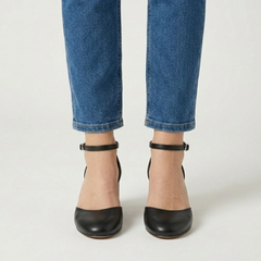 Alaya | Zapatilla con Correa Plateada